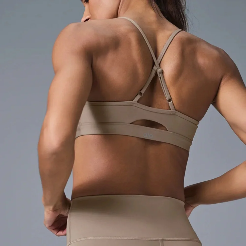Alo Yoga Airlift Intrigue Bra - Picture 2 of 5